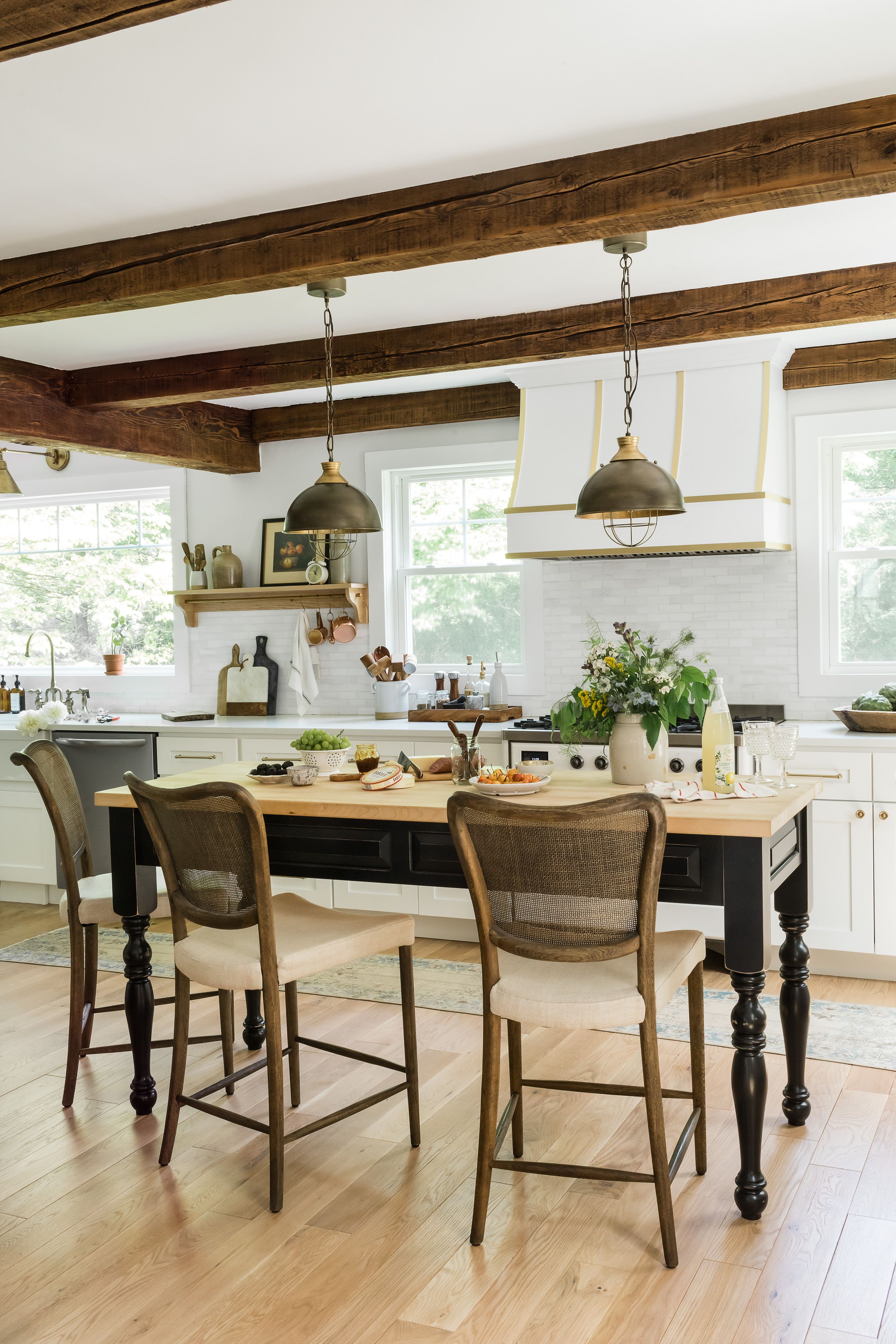 modern farmhouse kitchen
